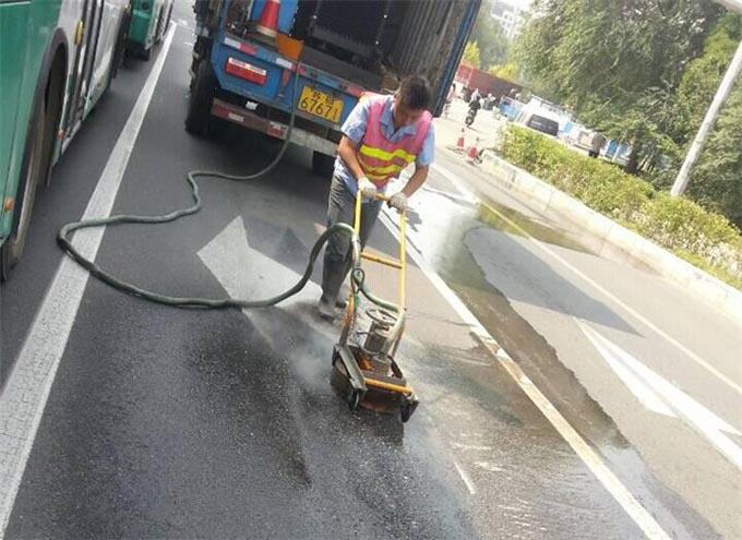 哈爾濱停車位標線清除